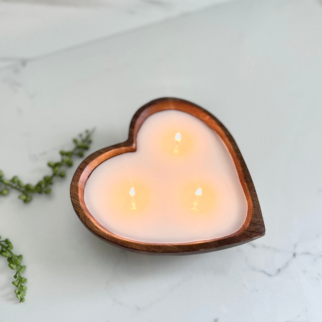 CLASSIC HEART ACACIA CANDLE
