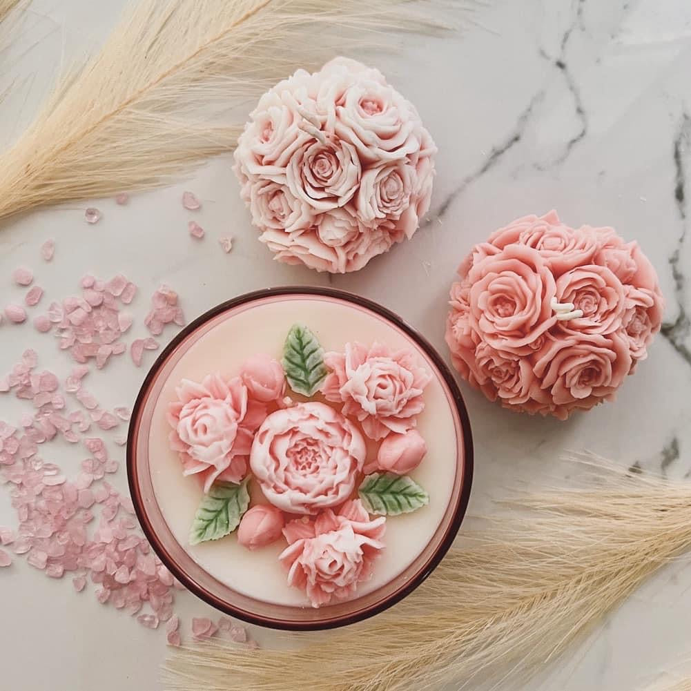 ROSE BALL SOY CANDLE